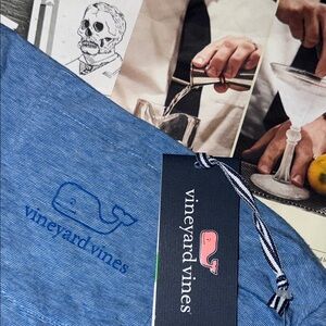 🎣 🐳 🎣 • 🚤 Vineyard Vines x Outdoor Vibes x Hoodie…